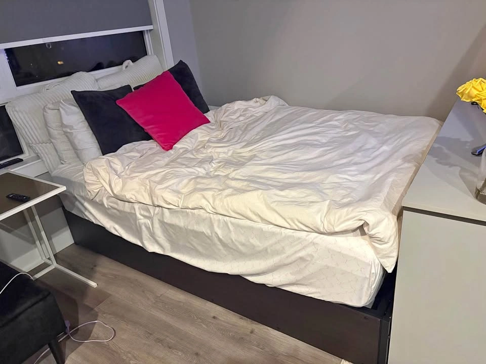 Queen Size Bed Frame & Mattress