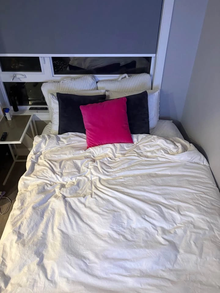 Queen Size Bed Frame & Mattress - photo 2