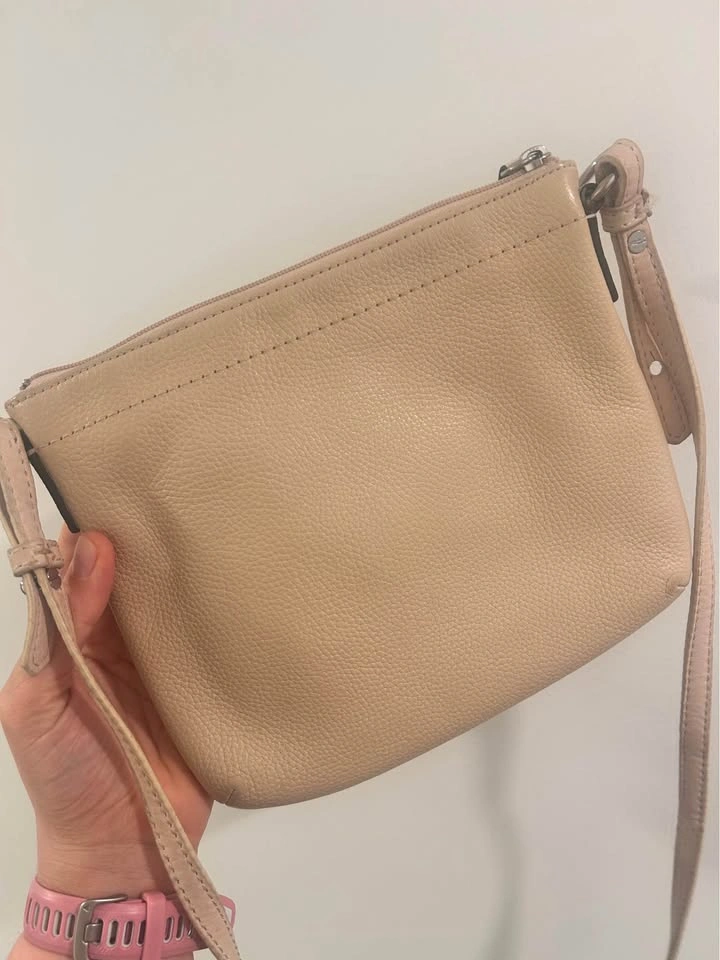 Cute Cream Coach Crossbody Purse - photo 2