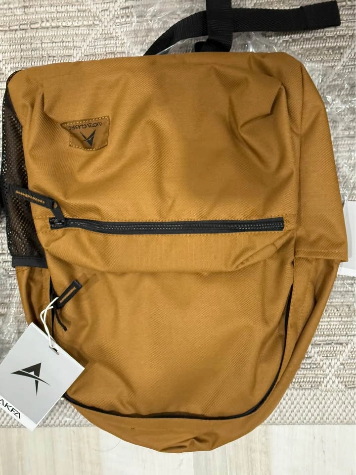 New Unused Lightweight Backpacks - photo 3