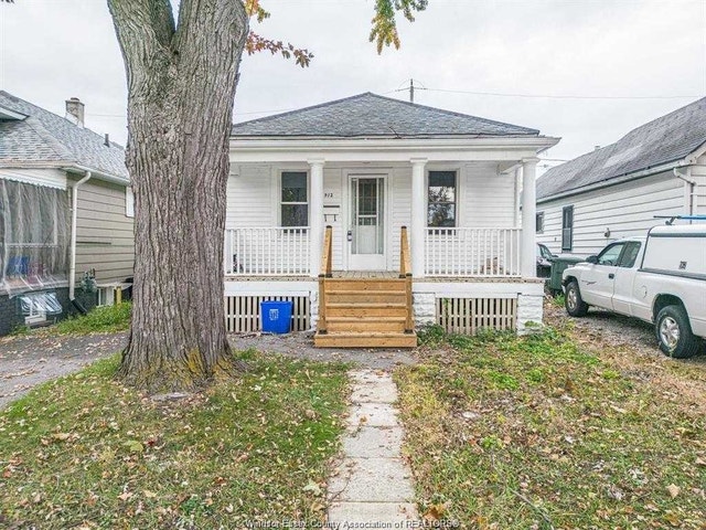 4 bed 2 bath house