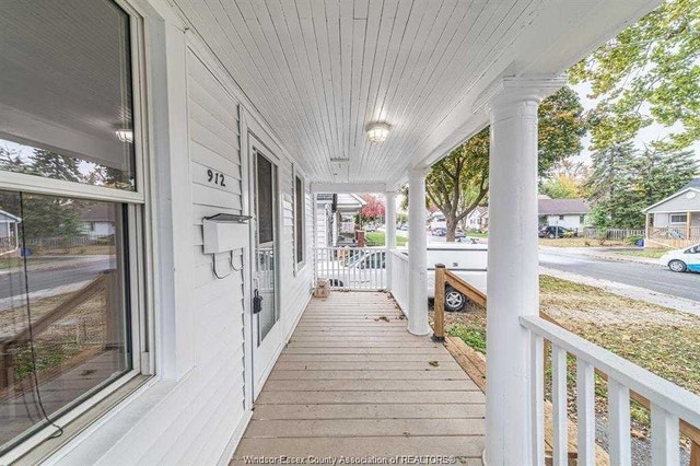 4 bed 2 bath house - photo 4