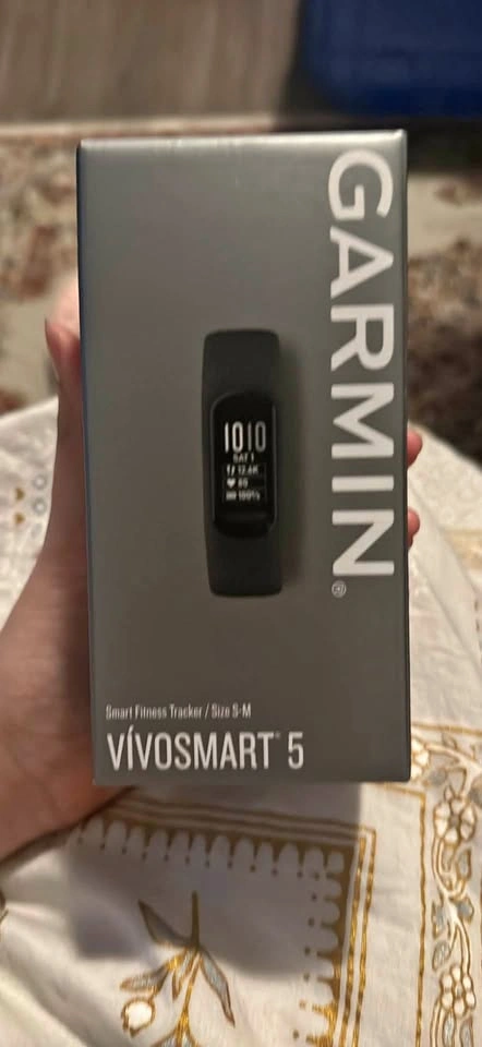 Garmin Vivosmart 5 Fitness Tracker S-M New in Box