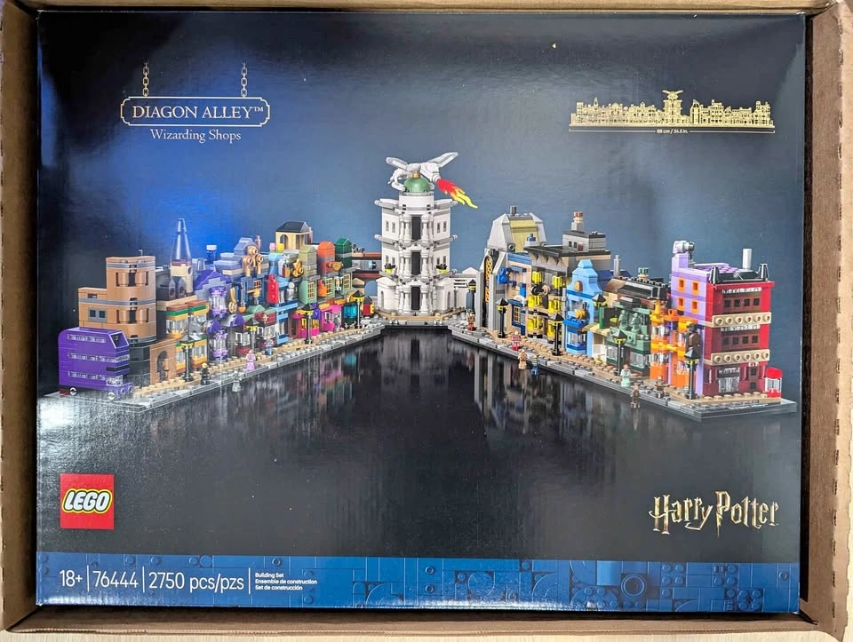 LEGO Harry Potter 76444 Diagon Alley Wizarding Shops