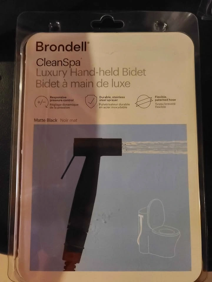 BNIB Brondell CleanSpa Luxury Hand Held Bidet - Matte Black - photo 2