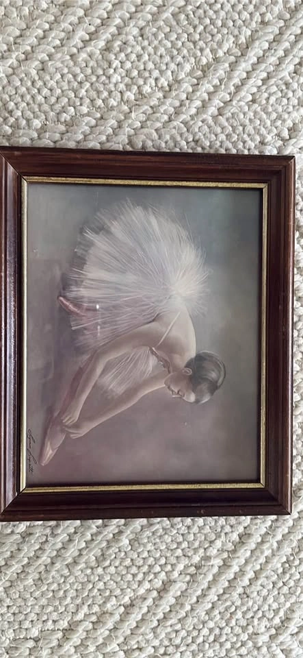 8x10” Ballerina Prints by Lynn Lupetti x 2 - photo 2