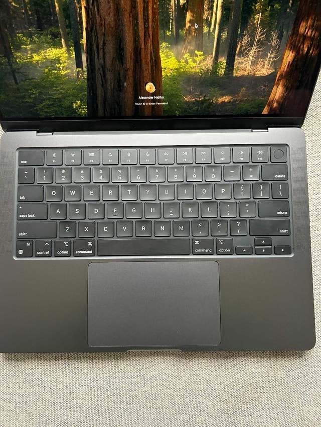 Apple MacBook Pro M4 512GB w/ 3 Years AppleCare - photo 2