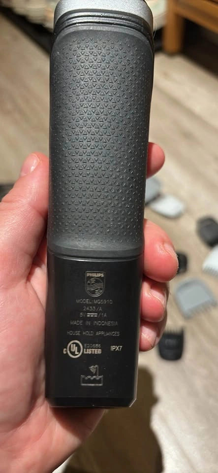 Phillips Men's Electric Razor - photo 2