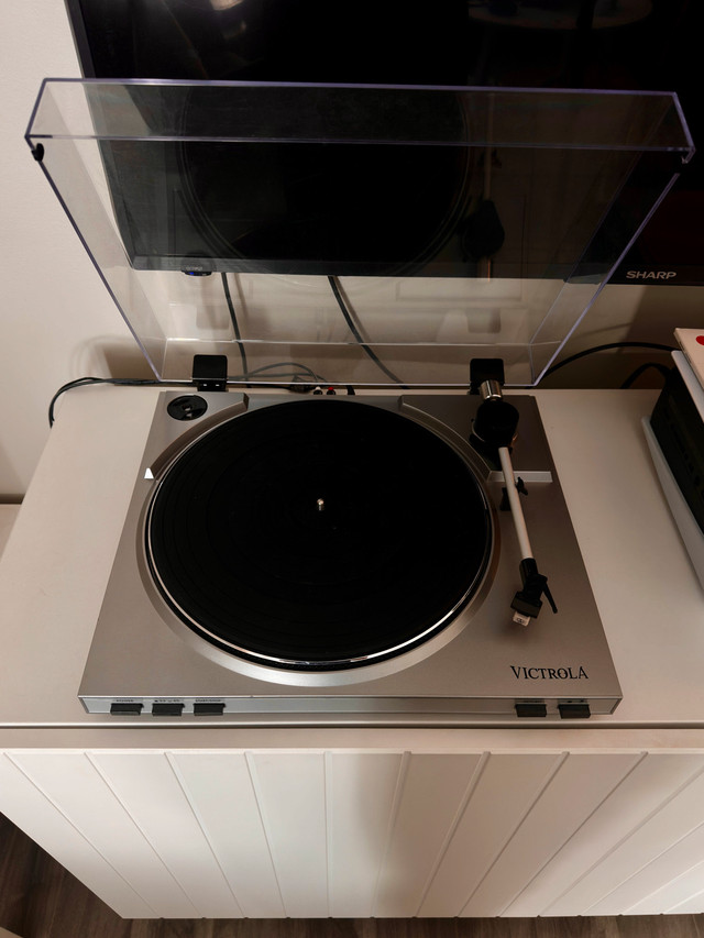 Victrola Pro USB Vinyl Turntable - photo 2