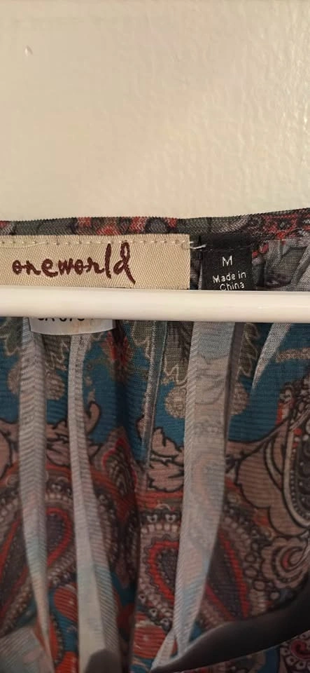 Women’s Blouse with Crystal detail Size medium - photo 2