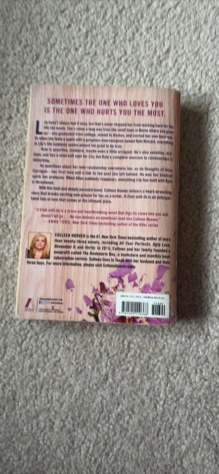It Ends With Us by Colleen Hoover - photo 2