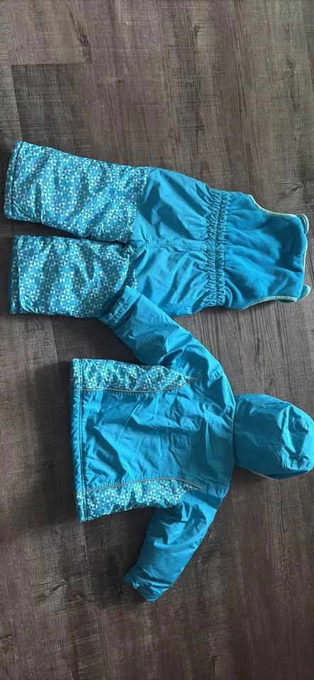 Osh Kosh B’Gosh 18 month Unisex Snowsuit - photo 2