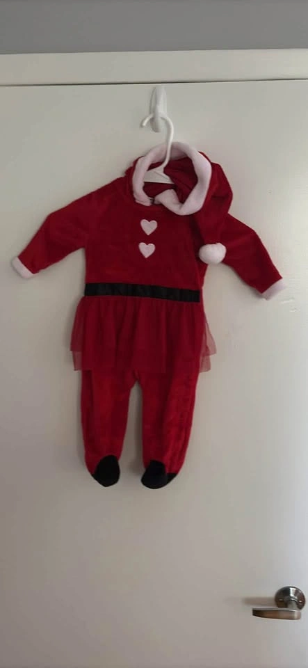 Size 6/9 Month Baby Santa Outfit - photo 5