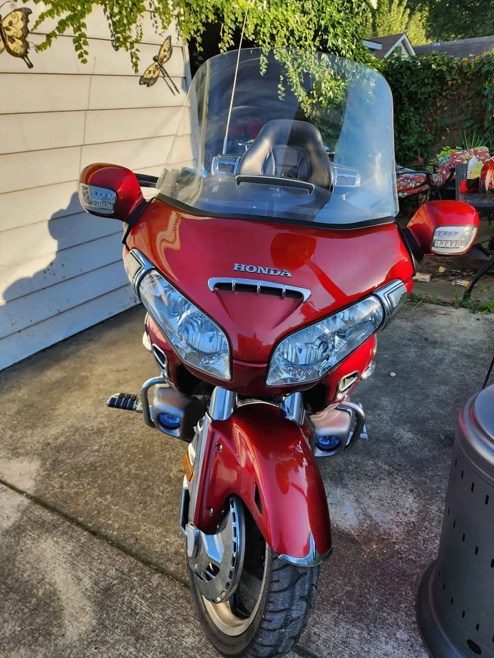 2010 Honda Goldwing - photo 2