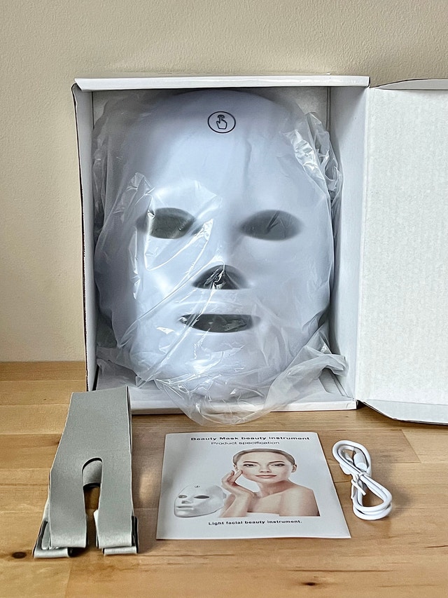 New Red Light Therapy Face Mask LED BeautyDevice - 7-Color