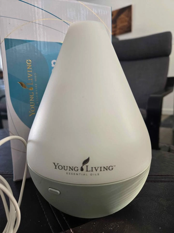 Young Living Dewdrop Essential Oil Diffuser - photo 3