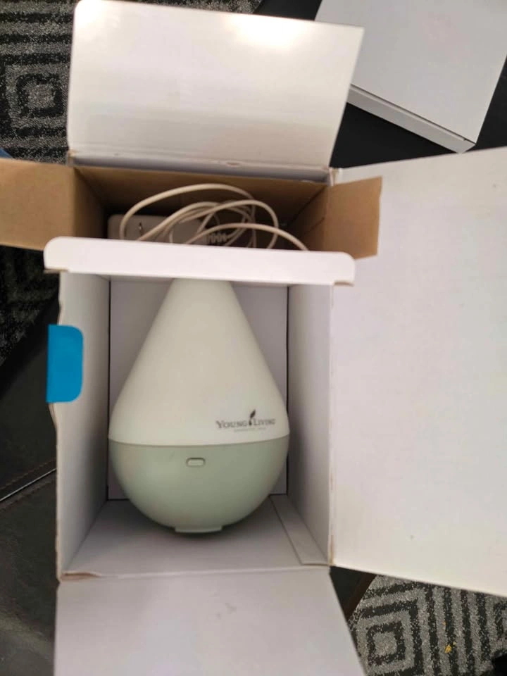 Young Living Dewdrop Essential Oil Diffuser - photo 4