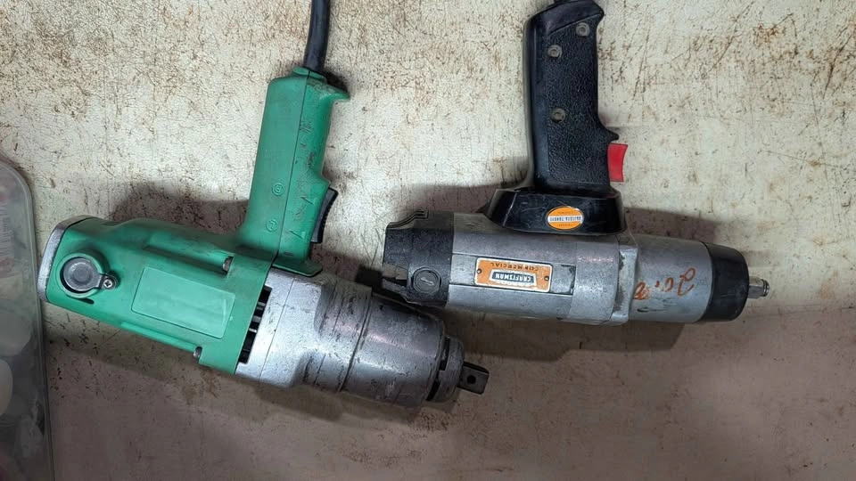 Craftsman Commercial and Green Electric Impact Wrenches - photo 2
