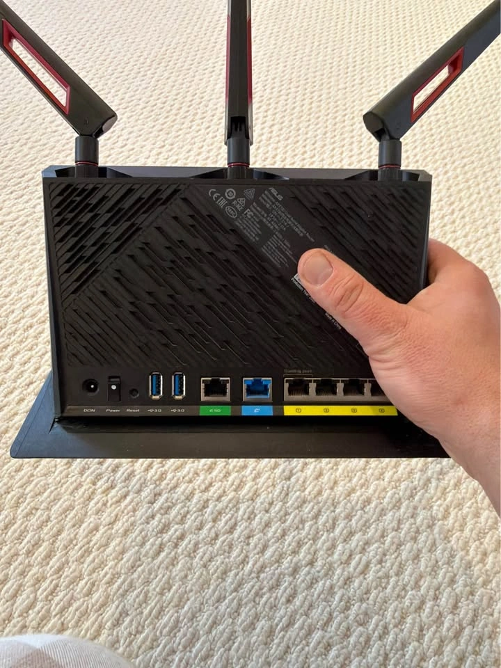 ASUS AX86U WiFi 6 Gaming Router - photo 2