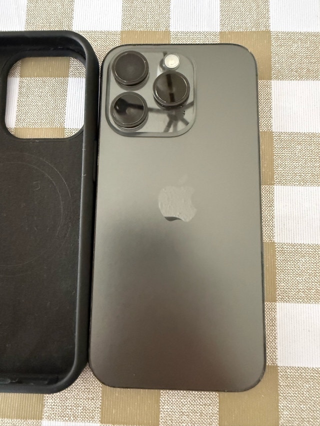 iPhone 15 Pro 128GB Unlocked - photo 4