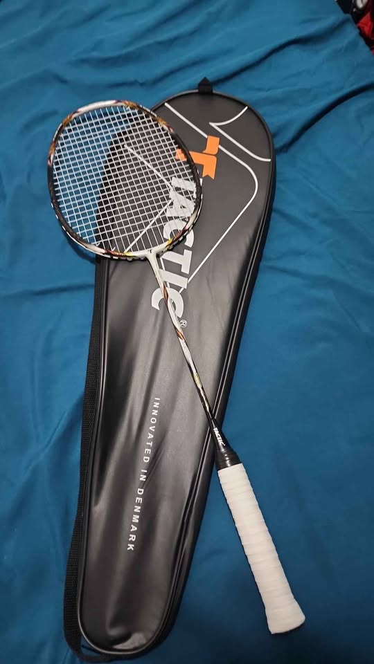 Tactic Voyager 80 with yonex bg 65 strings 3UG5 - photo 2