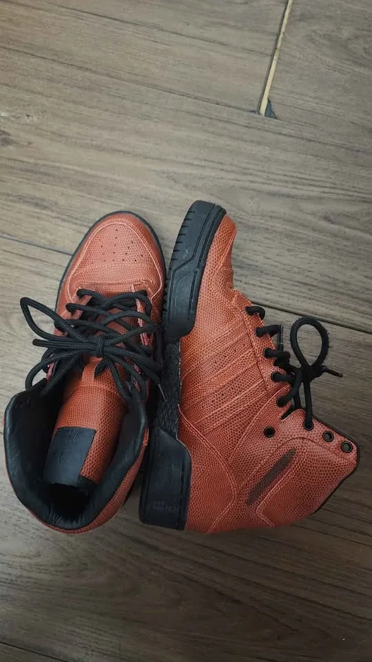 Adidas originals jeremy scott js wings basketball shoes US 8.5 image indicator(2)