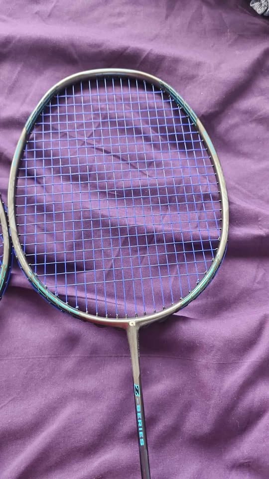 Apacs z series force ii with yonex bg 65 strings brand new - photo 2