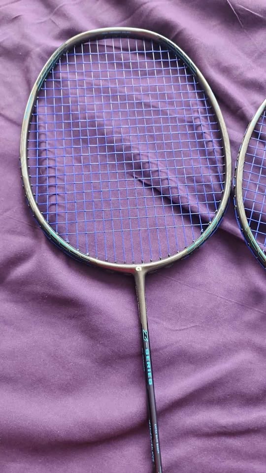Apacs z series force ii with yonex bg 65 strings brand new - photo 3