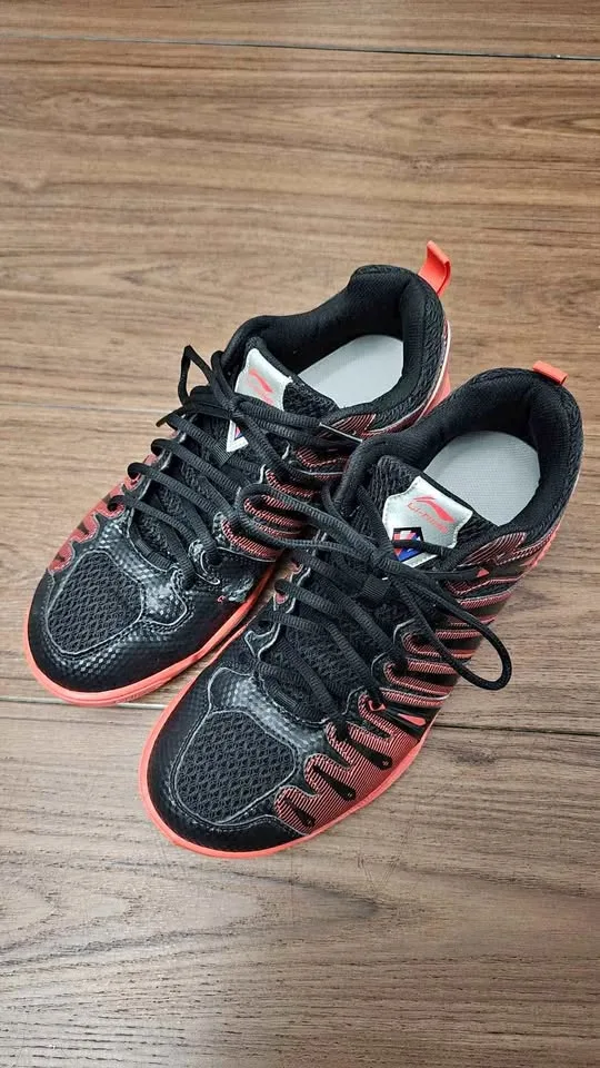 Lining Court Shoes US 9.5 thumbnail