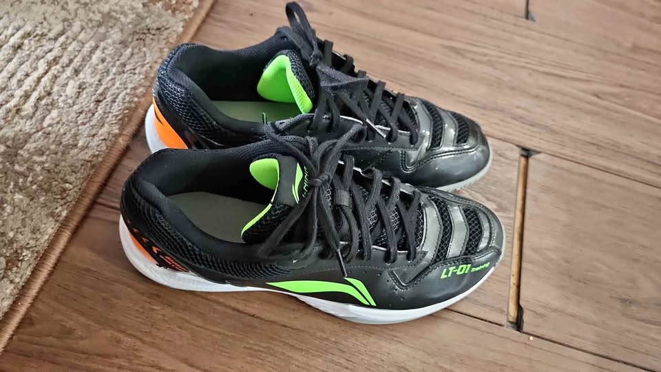 Lining badminton/squash shoes US 10