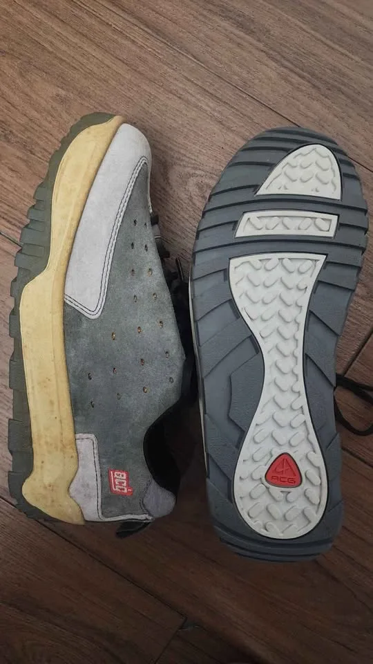 Vintage 2001 Nike ACG love gun shoes us 9 image indicator(3)