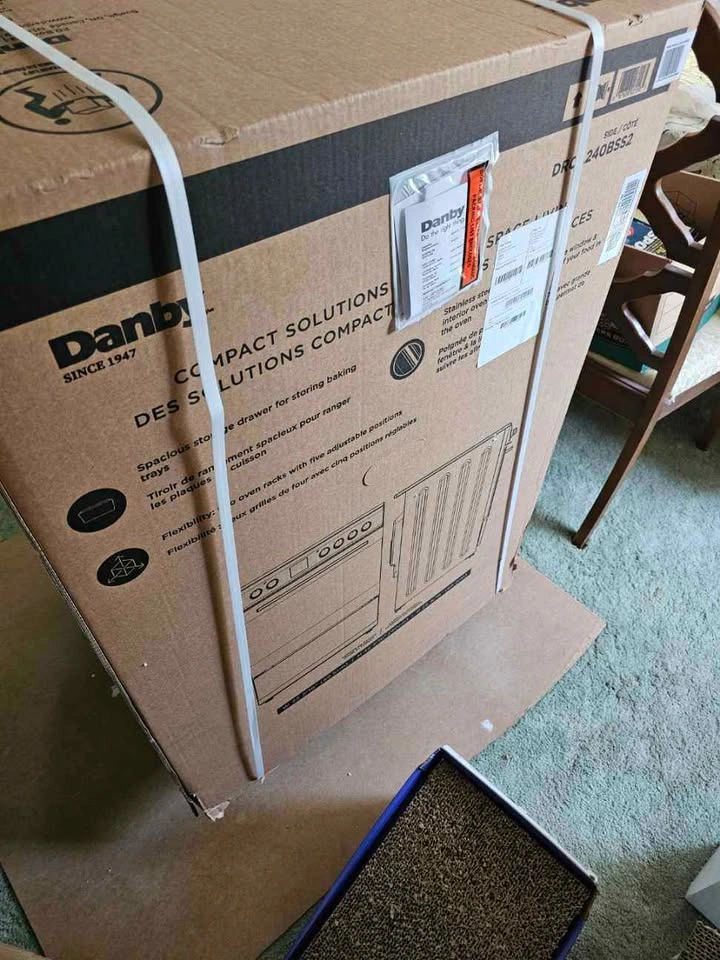 Danby 24" Convection Range - photo 2