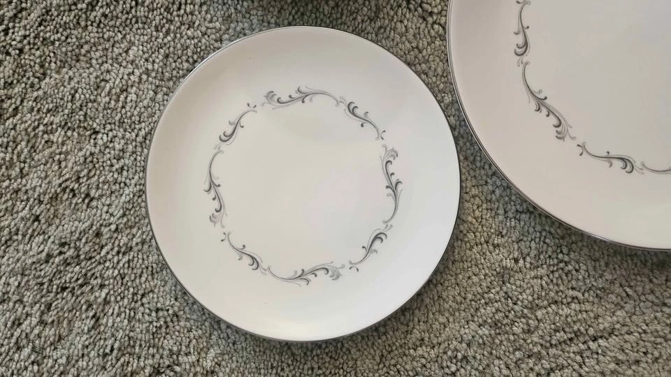 Royal Doulton FULL China Set 50 Pieces - photo 3