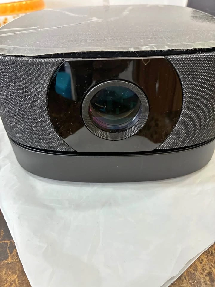 1080P Portable Projector with Battery Backup - Pickup Etobicoke
