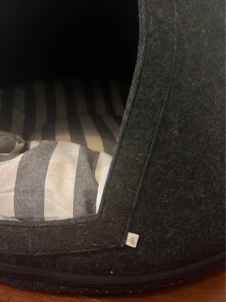Dog Hideaway Bed - Large - photo 3
