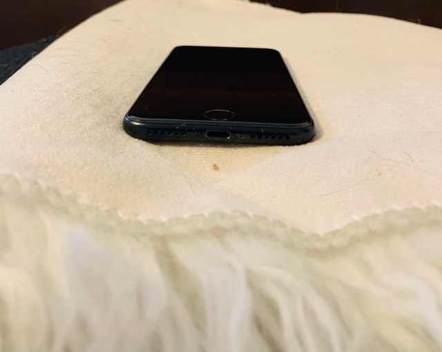 iPhone SE 2 Black 64GB - photo 5