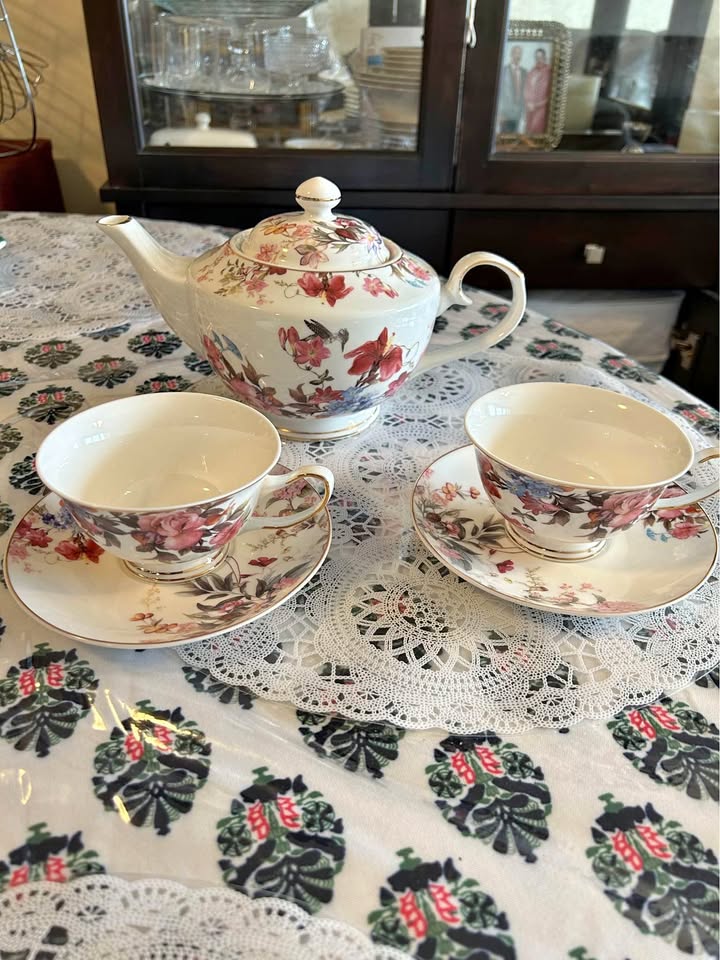2 Teacup Set with Teapot for 2