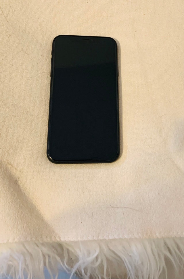iPhone XR black 64gb unlocked - photo 2