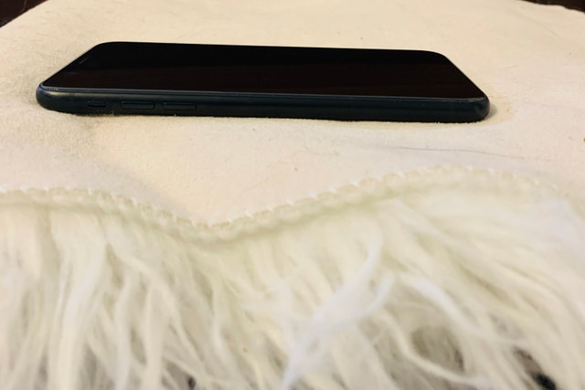 iPhone XR black 64gb unlocked - photo 4