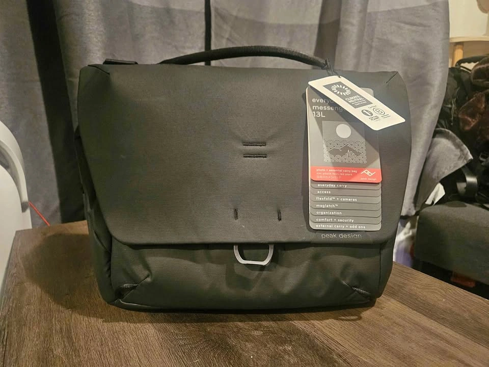 Peak Design Everyday Messenger Bag 13L