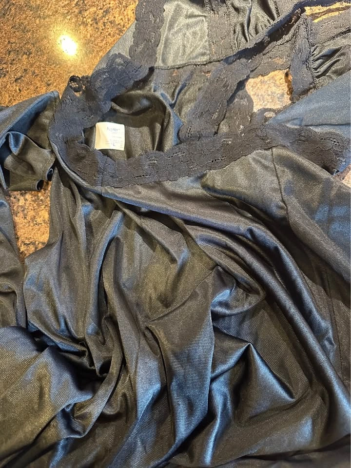 Vintage Kayser Black Nylon Nightgown Med-Large - photo 5