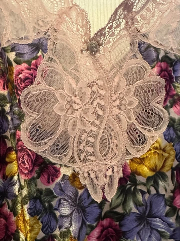 Vintage Oscar de la Renta Pink Lace Floral Cami - photo 4