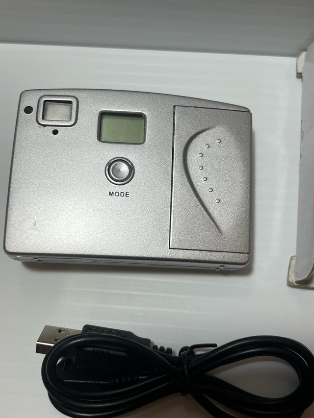 JVC Portable Speaker & Vintage Digital Camera - photo 4