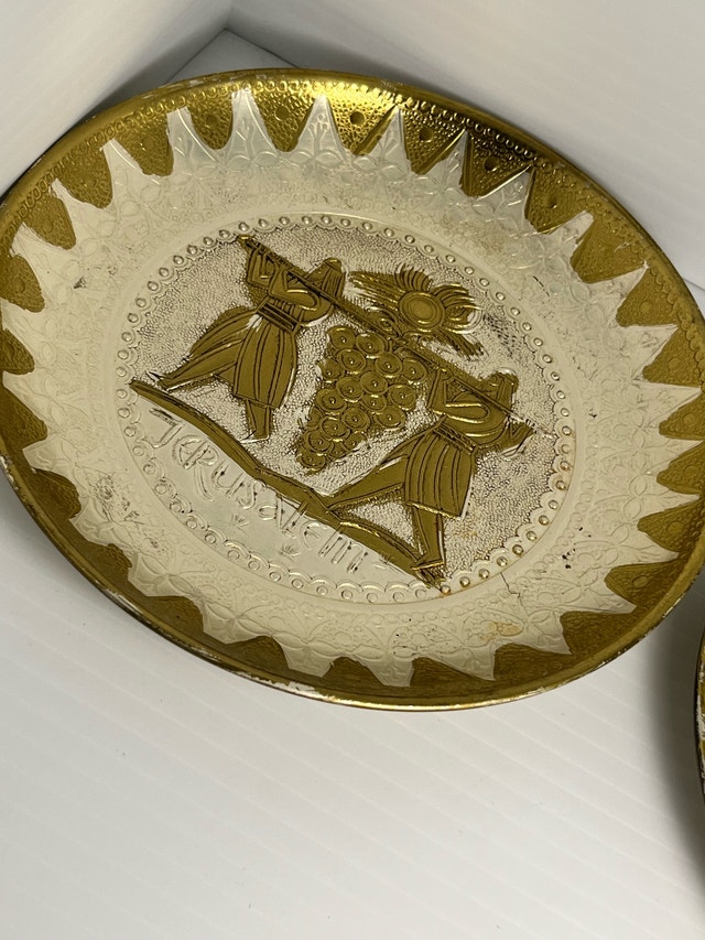 Meskup G. & Sons Decorative Plates - photo 3
