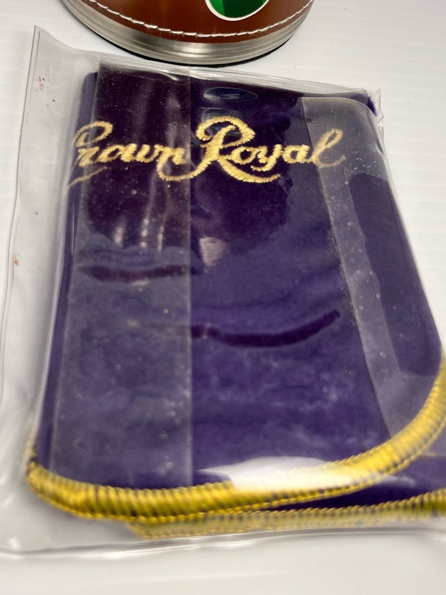 Collectables: Okanagan Apple Cider Glass, Beer Container, Crown - photo 5
