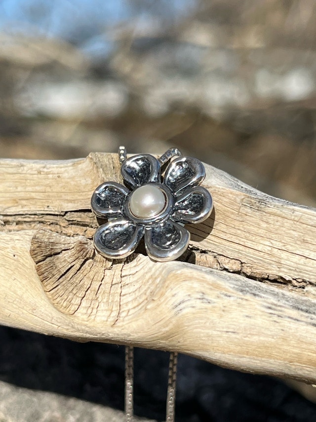 New 925 Sterling Silver Necklace with Pearl Flower Pendant - photo 3