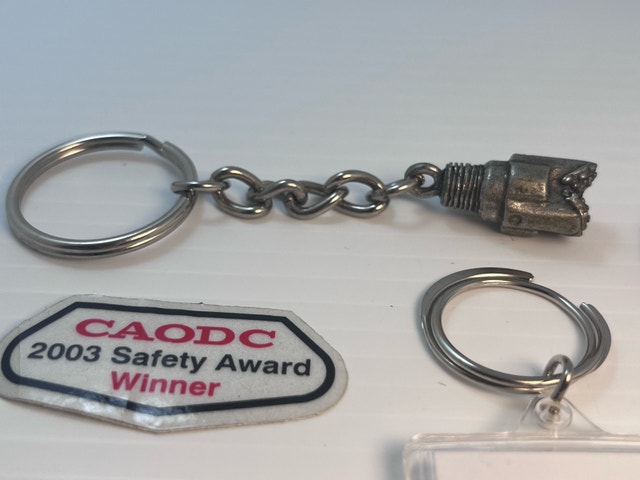 Various Oilfield Memorabilia - photo 4