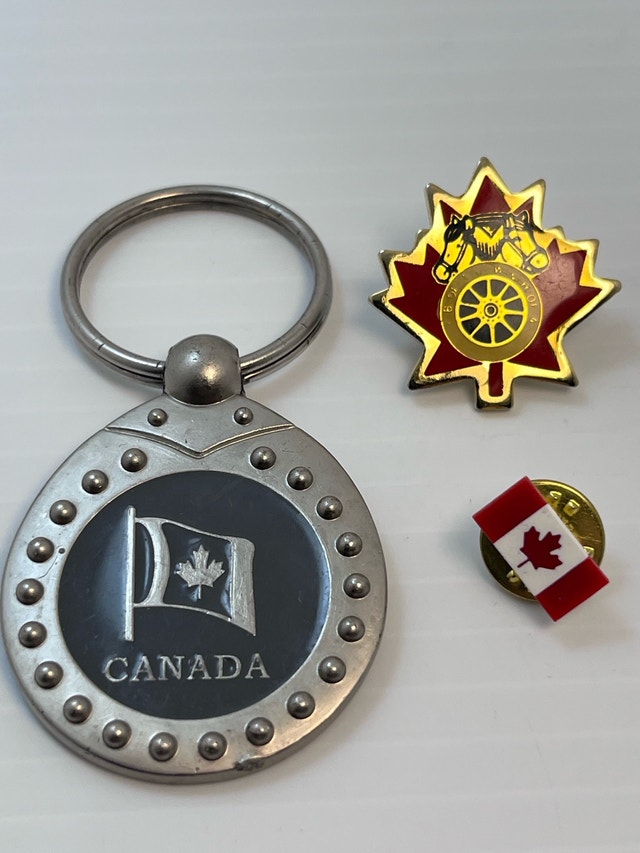 Canada Pins & Keychain