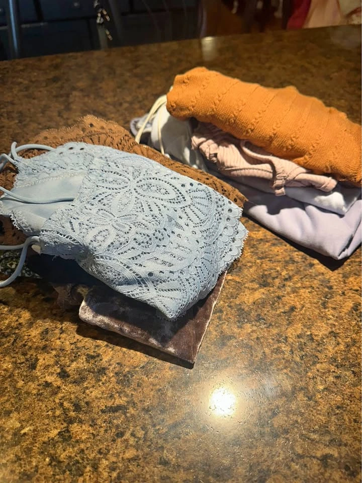 9 Piece Lot Women's Tops - Sizes S-M