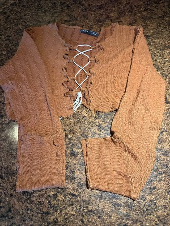 9 Piece Lot Women's Tops - Sizes S-M - photo 5